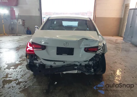 2020 Mercedes-Benz A 220 4Matic z USA, uszkodzony, nr VIN W1K3G4FB2LW043206